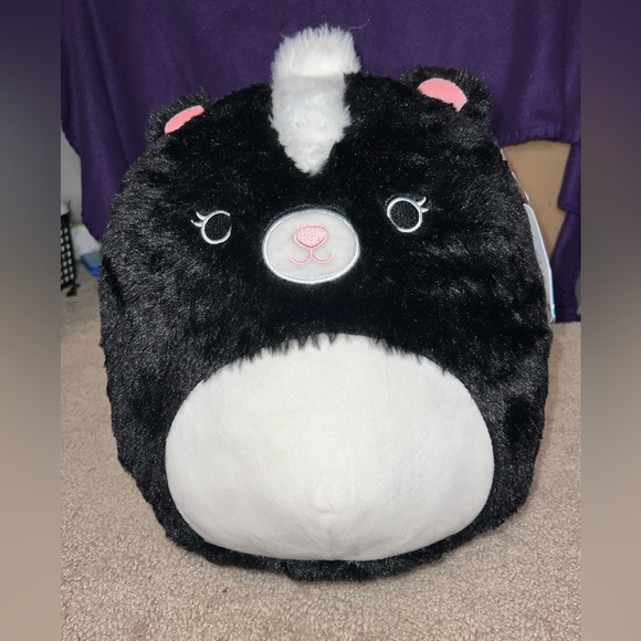 New Selma the Skunk Fuzzamallow Squishmallow - Picture 2 of 15